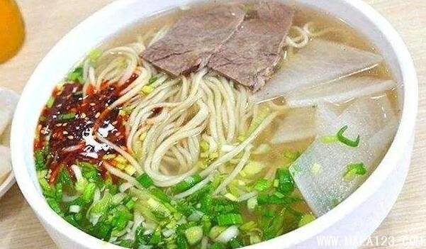 传统牛肉拉面 Classic Hand Pulled Beef Noodles